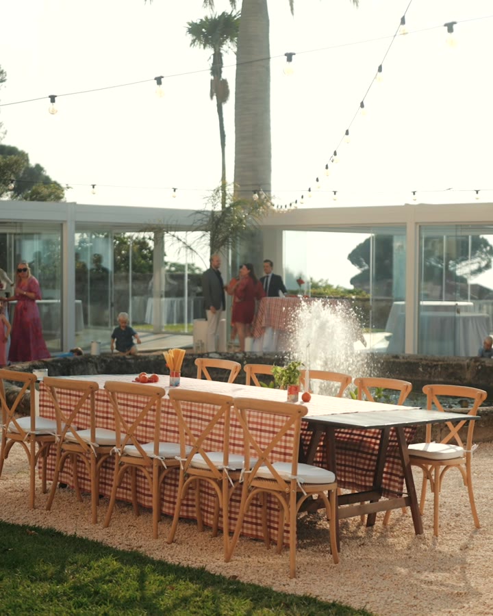 The reception in the gardens of Villa Grazioli